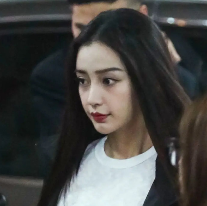 32歲楊穎遇上25歲的孟子義，光看無濾鏡生圖，誰顏值高低一目了然