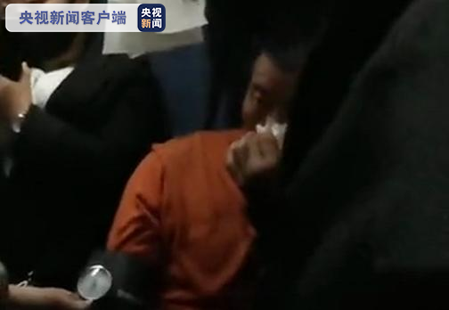 动车旅客突发疾病 遇上55名医生 上演“饱和式救援”