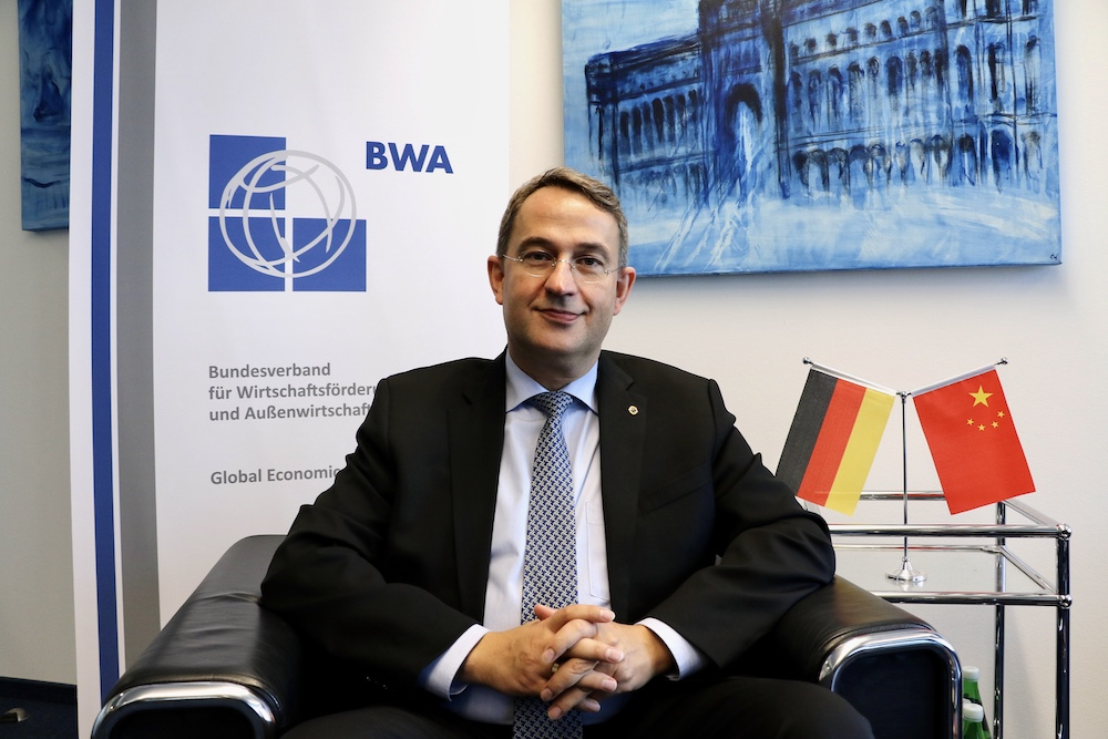 �¹����ý���ʿ����ŷͶ��Э��̸�е������һ���ش�ͻ��