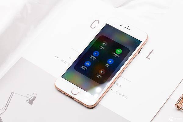 XS Max 发布之后最值得购买的苹果小屏手机？iPhone 8 测评