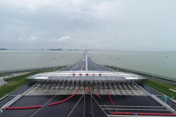 港珠澳大桥将于本月24日通车，私家车通行费150元/车次