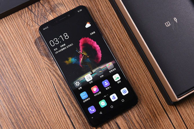 中庸、內斂、大道至簡 輕商務旗艦中興Axon 9 Pro評測