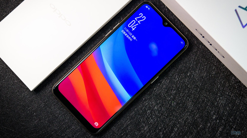 OPPO A7入门：轻巧外壳与较长续航力的完美搭配