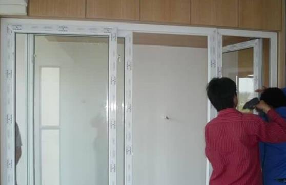 他靠安门窗起家，如今已成为门窗行业的领头羊