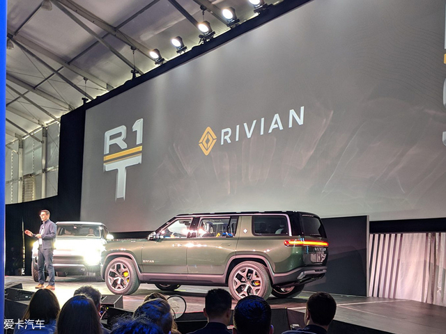 你个SUV要那麼速干啥 Rivian R1S现身