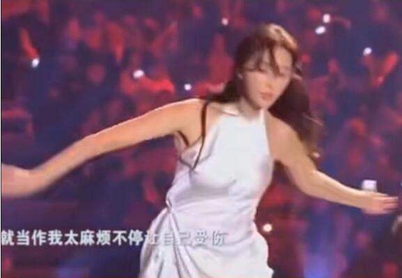 林志玲给网红伴舞被说掉档次，网友：混的这么惨了？