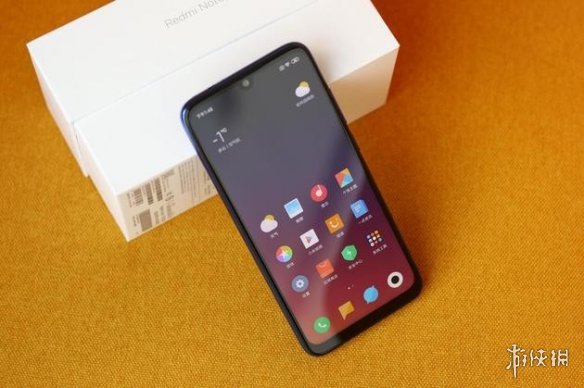 红米noteRedmi Note 7真机里手图 精准定位中低档 主推性价比高