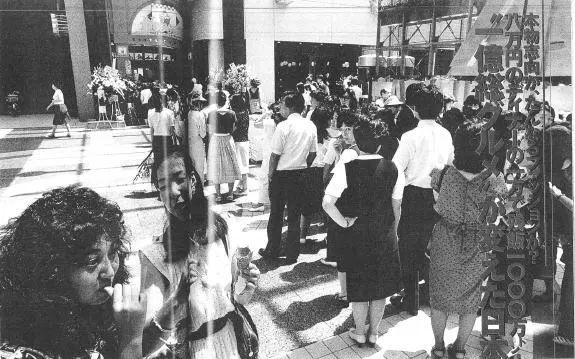 炒房！援交！送女友礼物只送卡地亚金戒！90年代日本人有钱到连美国都不放在眼里！