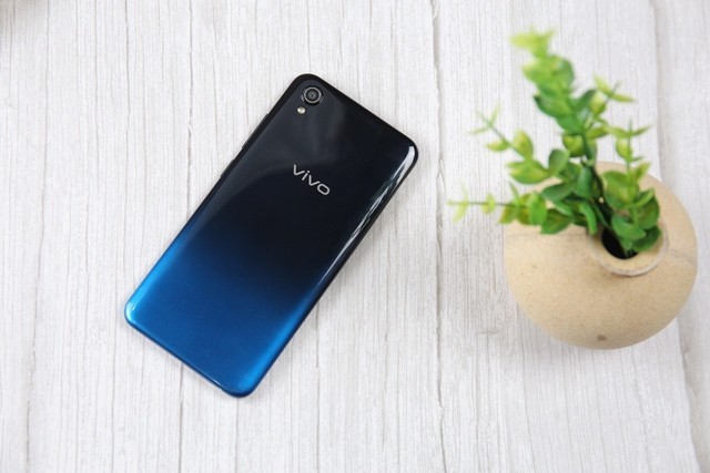 一见倾心vivo Y91入门感受：将时尚潮流一手把握