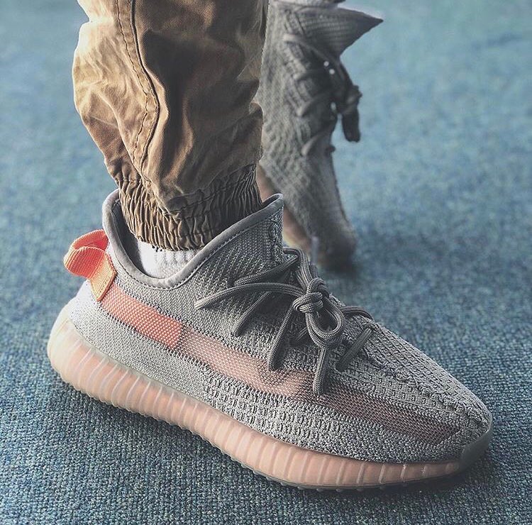 Yeezy 350 V2 最全上脚合集！今夏穿哪双？看完再决定！