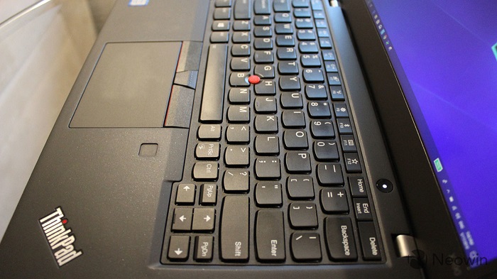 [视頻]ThinkPad X390拆箱测评：精巧便携式 功能齐全