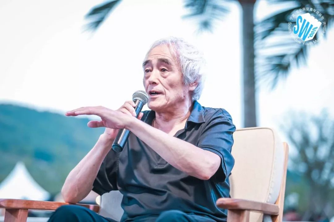 Zhao Lei, sound plays, · · · is 9 Lian Zhen's people, Kangmushi this night sky drew a chic moon