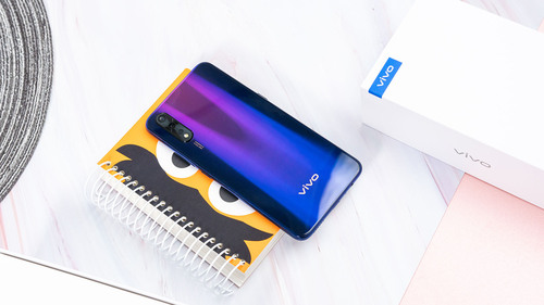 同档次最值得购买的手机上——全方位跨级的vivo Z5