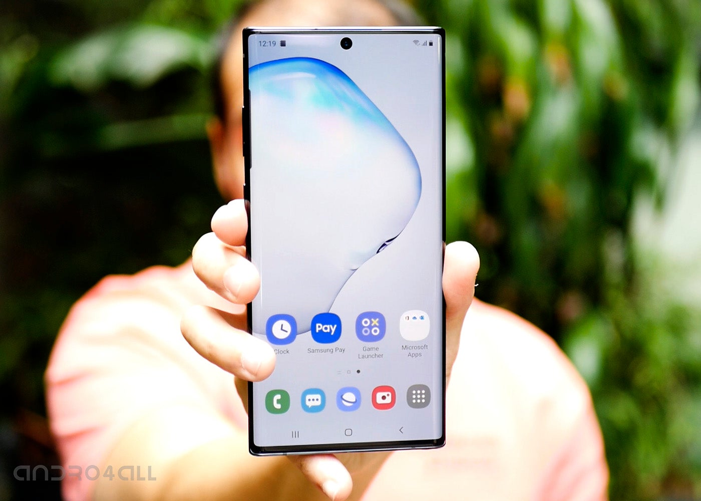 三星发布旗舰级Galaxy Note10系列产品，还另外公布了新智能手环和超薄本