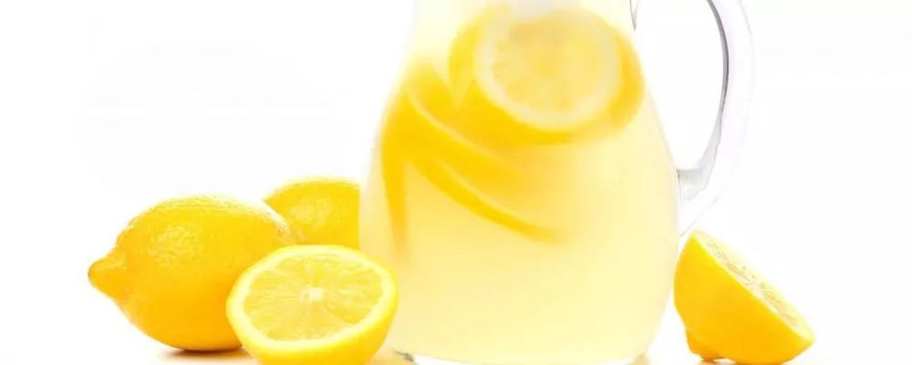 你喜欢吃柠檬吗？那么，你知道柠檬的功效吗？