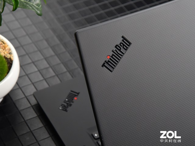 Quadro專業卡加持 ThinkPad P1 隱士 2019評測