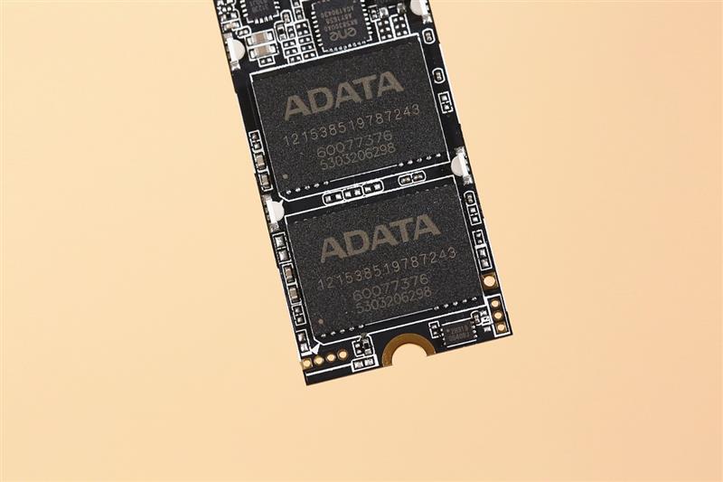 带灯的旗舰M.2 SSD！威刚XPG龙耀S40G 512GB评测