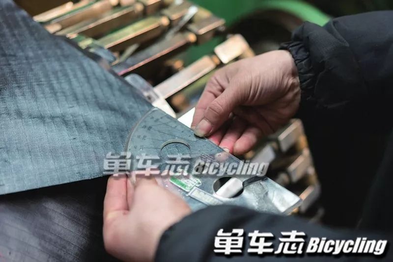 你知道輪胎是怎么生產(chǎn)出來(lái)的嗎？