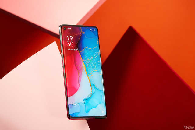 OPPO Reno3 Pro外型分析：纤薄单叶双曲面，谁可以不喜欢？