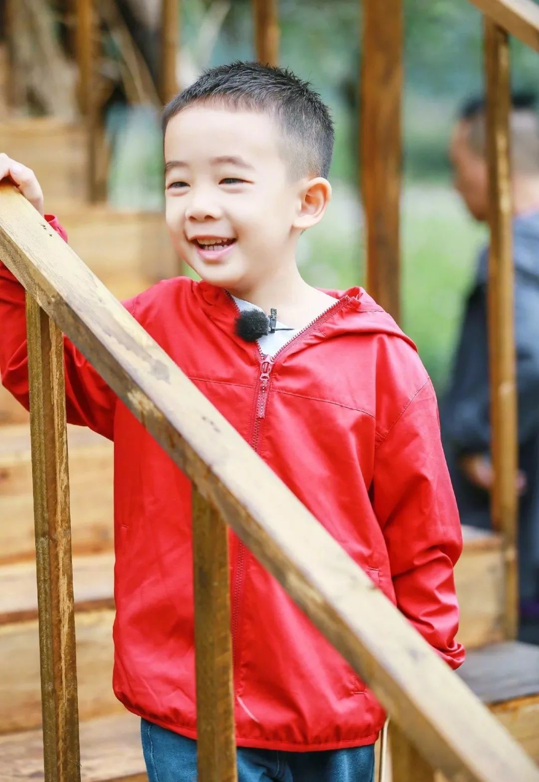 6岁Jasper被夸会做人：成人世界油腻的“高情商”，才配不上他