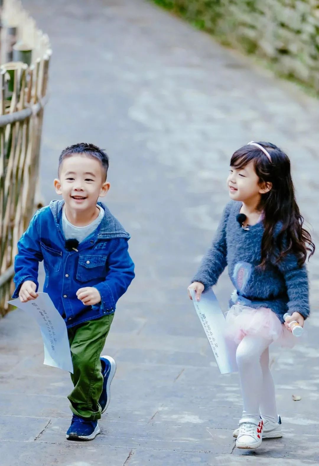 6岁Jasper被夸会做人：成人世界油腻的“高情商”，才配不上他