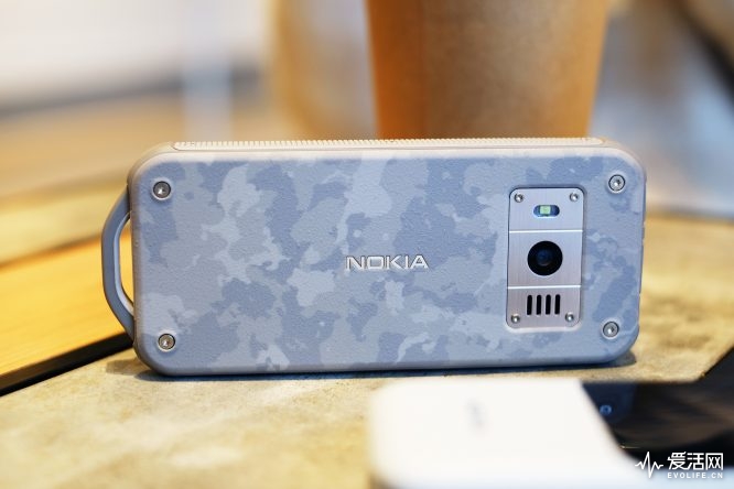 Nokia 800感受：砸砖块太简易，它要做室外三防武器