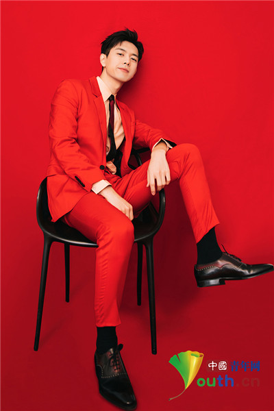 Plum wear happiness of implied meaning of gules business suit to take a seat chicly now exhibit round man flavour