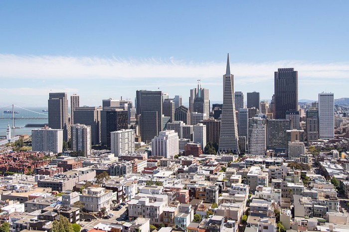 旧金山选民投票通过新法案 批准对高薪CEO、大企业征税