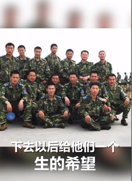 空降兵15勇士12年前惊天一跳背后：降落伞无法打