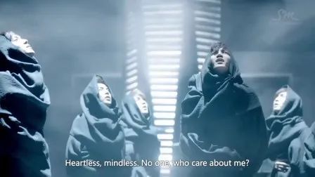 他们仨聚得很尴尬？