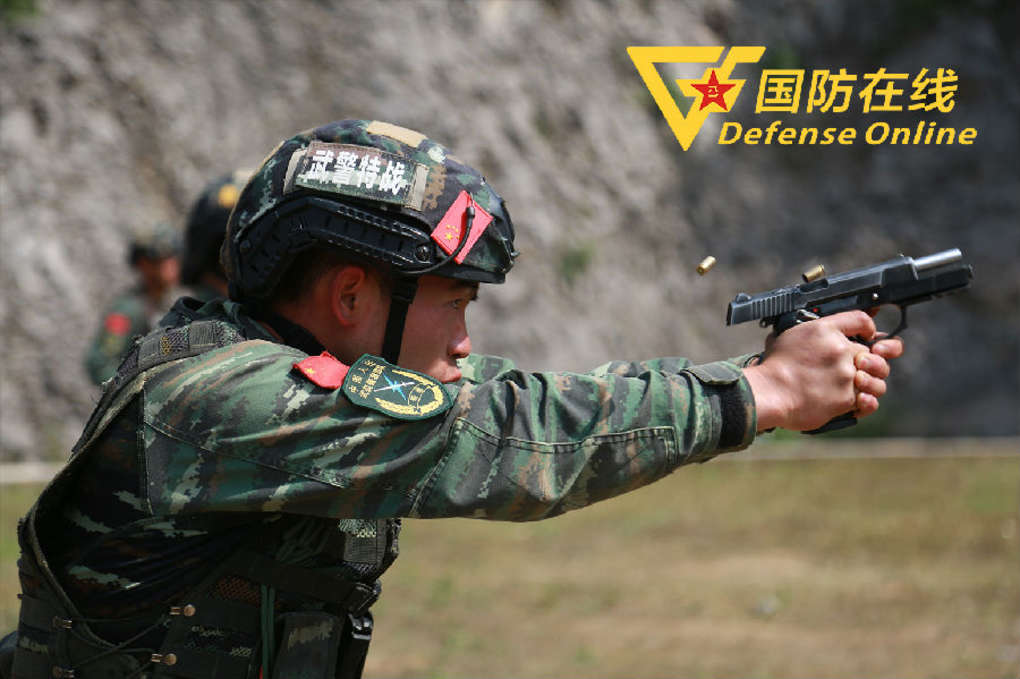直击｜武警特战队员多课目实弹射击训练