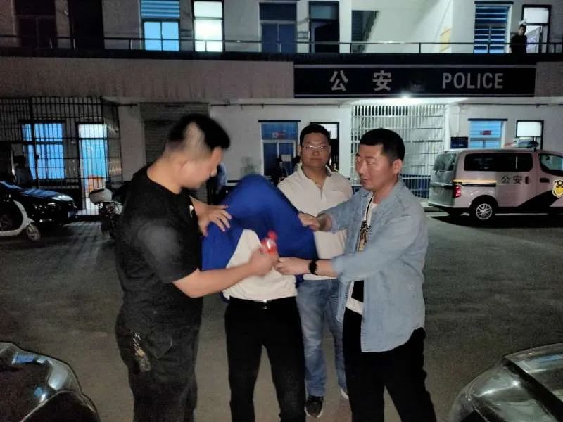 公安联合布控，多人被抓！现场查获大量......