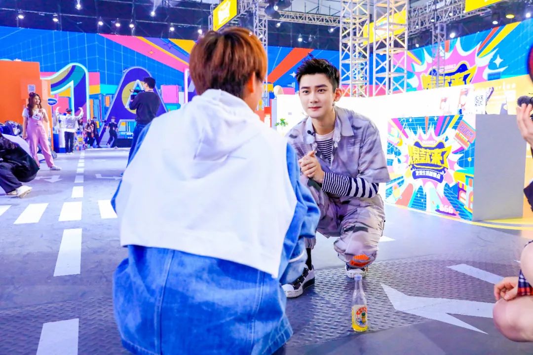 “全民带货”时代，《爆款来了》成就垂类真人