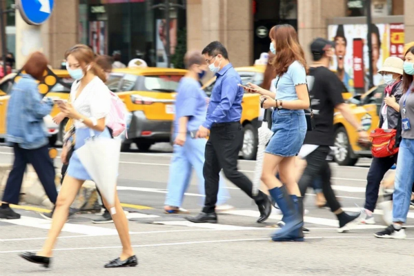 台湾实施无薪假人数持续飙高 冲破2.2万人关卡创