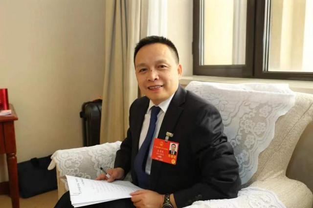 全国人大代表张学武：限制烟花爆竹燃放不应搞