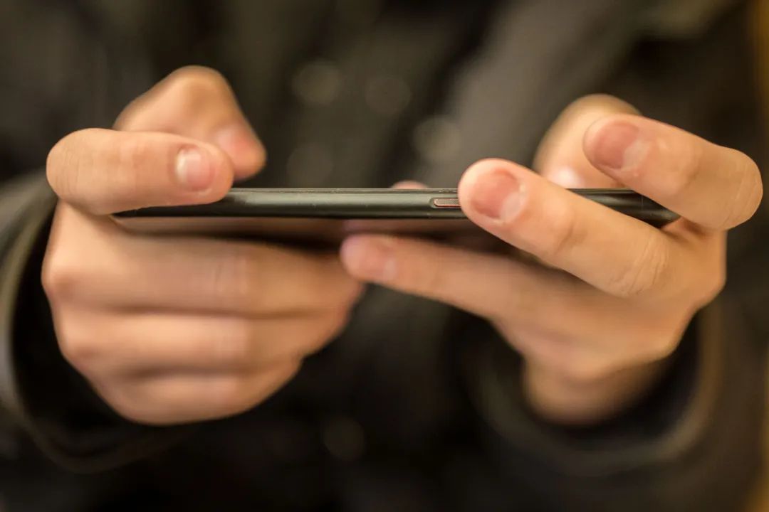 夫妻之间工资条算隐私吗？微信账号能继承吗…