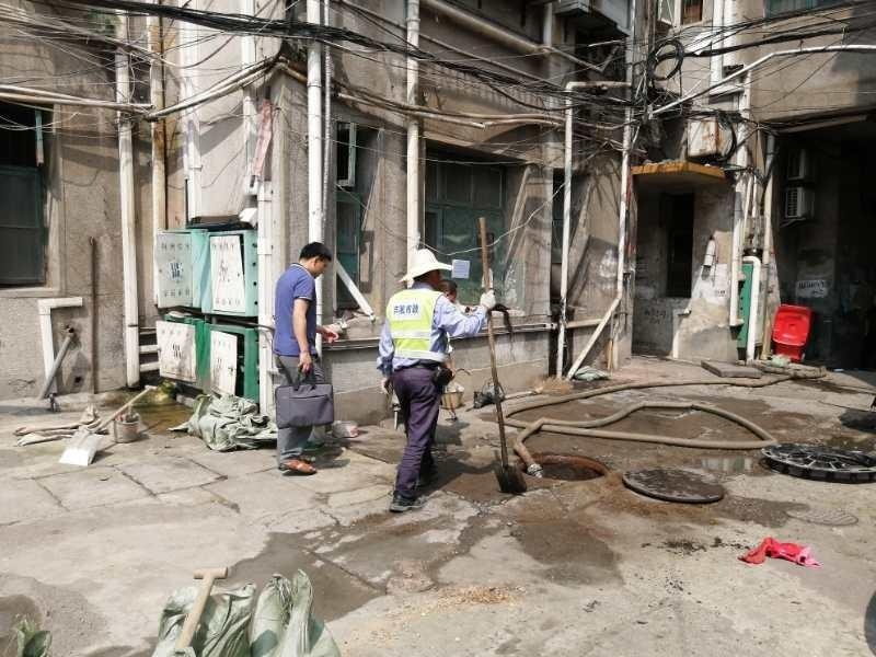 在职党员进社区 助力小区党建