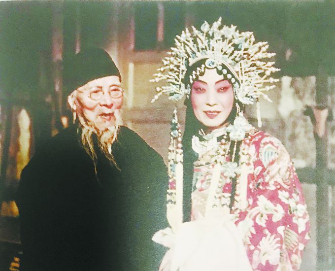 读《靳飞戏剧随笔》从不同视角重识梅兰芳和齐