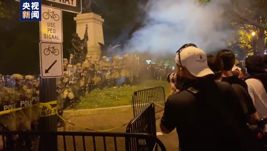 白宫外面，竟成了这副模样