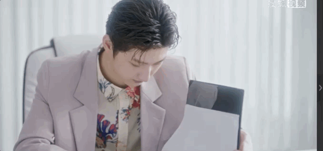 成功引起了我的注意，刘特简直就是的“年下霸