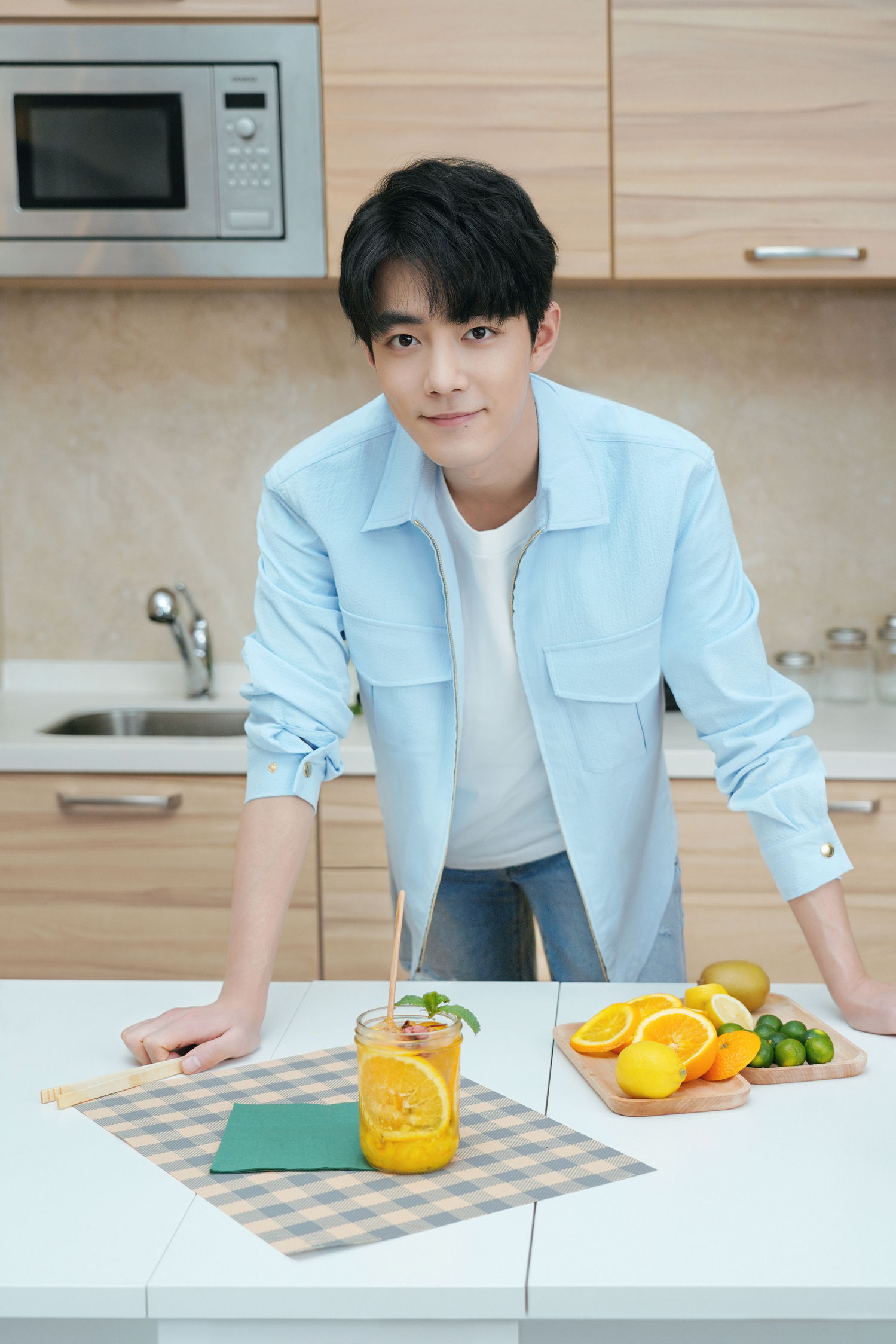 200615 今天也有新鲜的战战！工作室分享肖战夏日