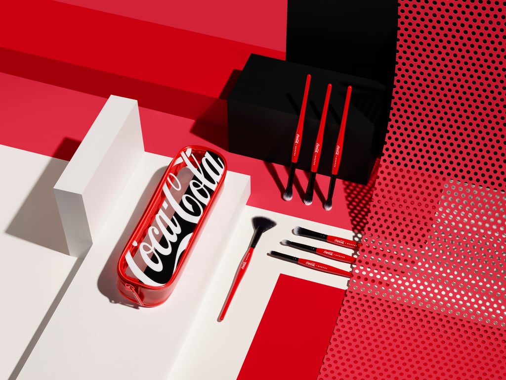 是日美好事物｜可口可乐的联名美妆色彩招摇，