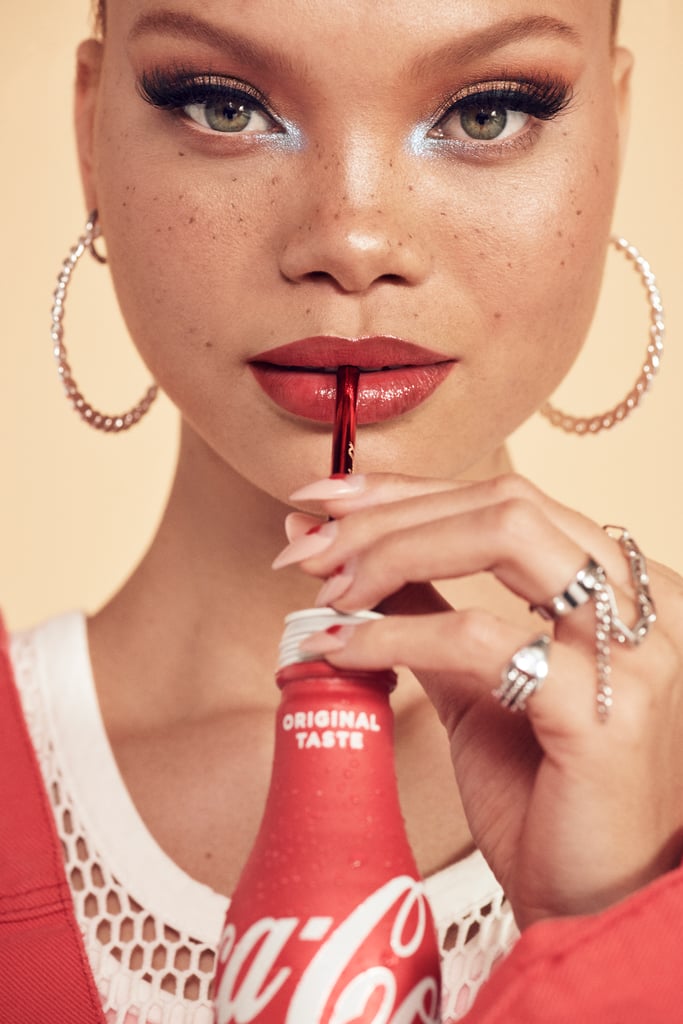 是日美好事物｜可口可乐的联名美妆色彩招摇，