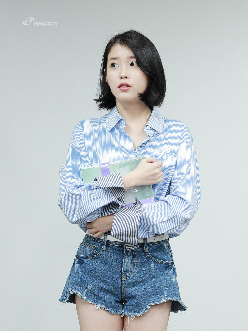 「IU」「分享」200619 回顾当初参加壁画义工活动的IU，美丽又善良的小天使