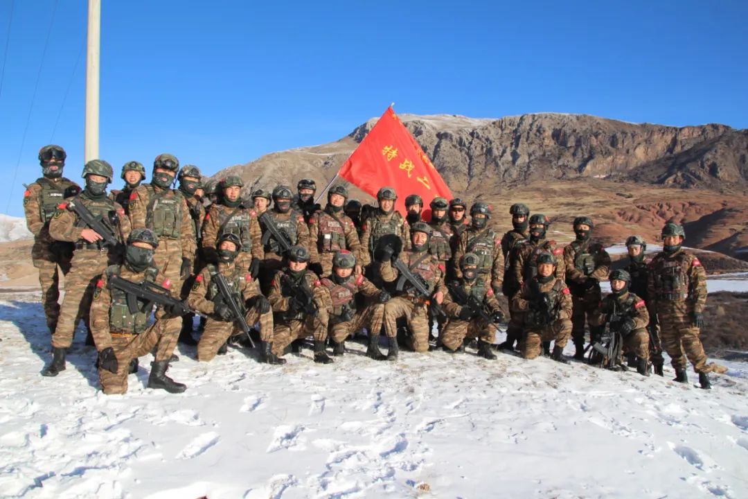 Bright Piao a small fat group is special the counterattack of battle team member