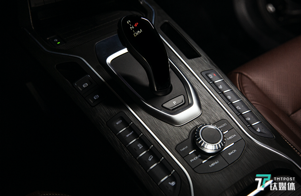 升级搭载智能安全体系，2021款VV6正式上市 | 一线