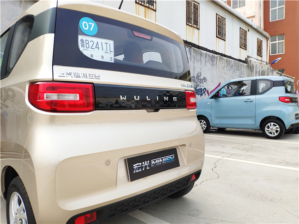 五菱宏光MINI EV：人民代步车，完胜“老头乐”