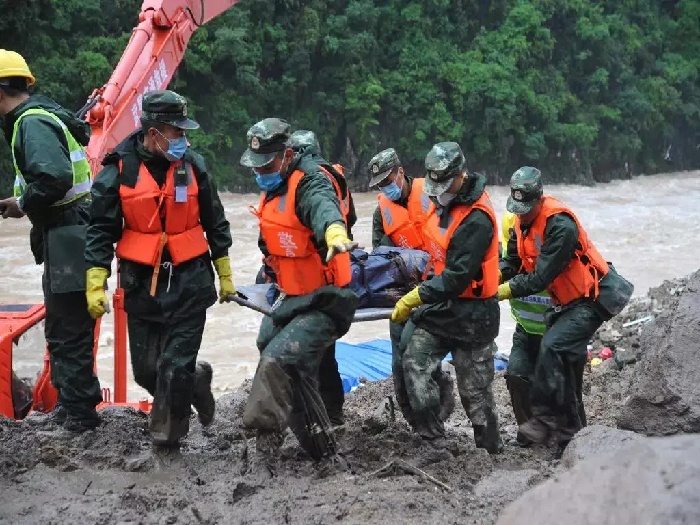九八抗洪的武警水电部队，今天的央企中国安能再上前线