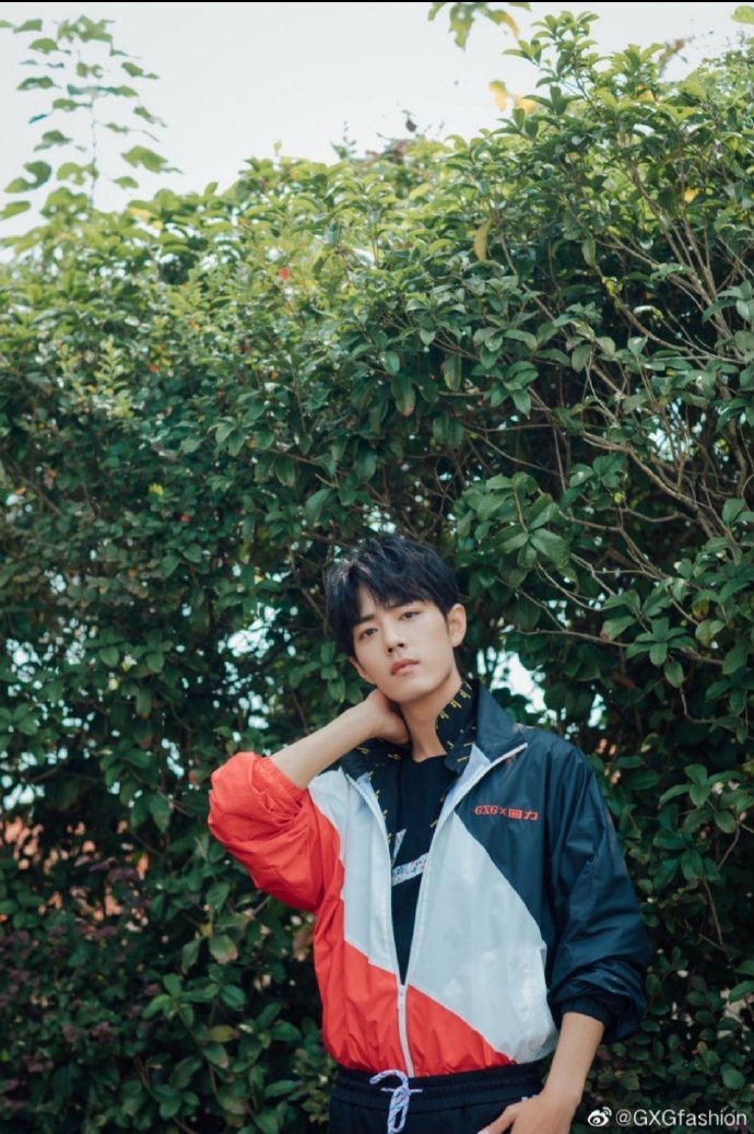 200724 还是从前那个少年 肖战同款摸脖子姿势教你