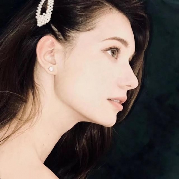 媚态横生销魂处的异域风情俄罗斯赫本旗袍美图